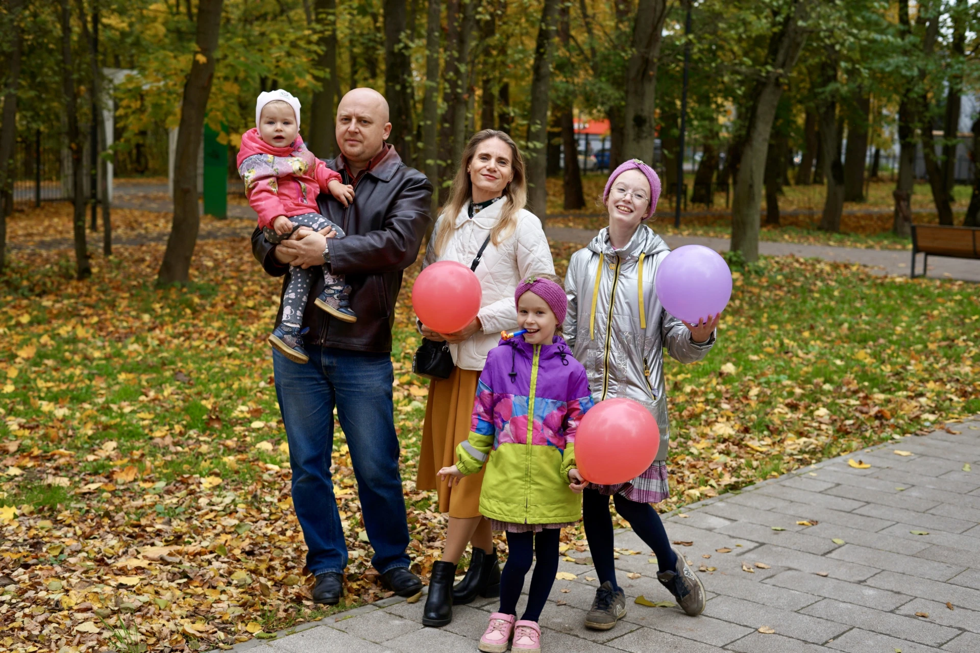 👨‍👩‍👧‍👦 «Счастливое детство» объединило семьи в Свердловском парке