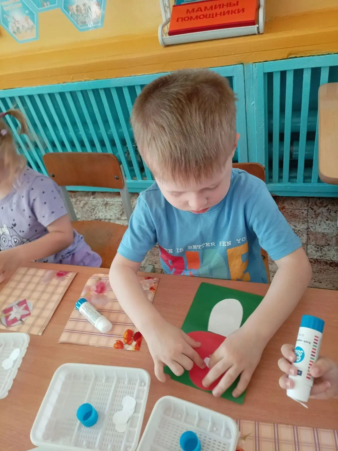 Группа Яблонька: Мы в лесок пойдём, мы грибок найдём