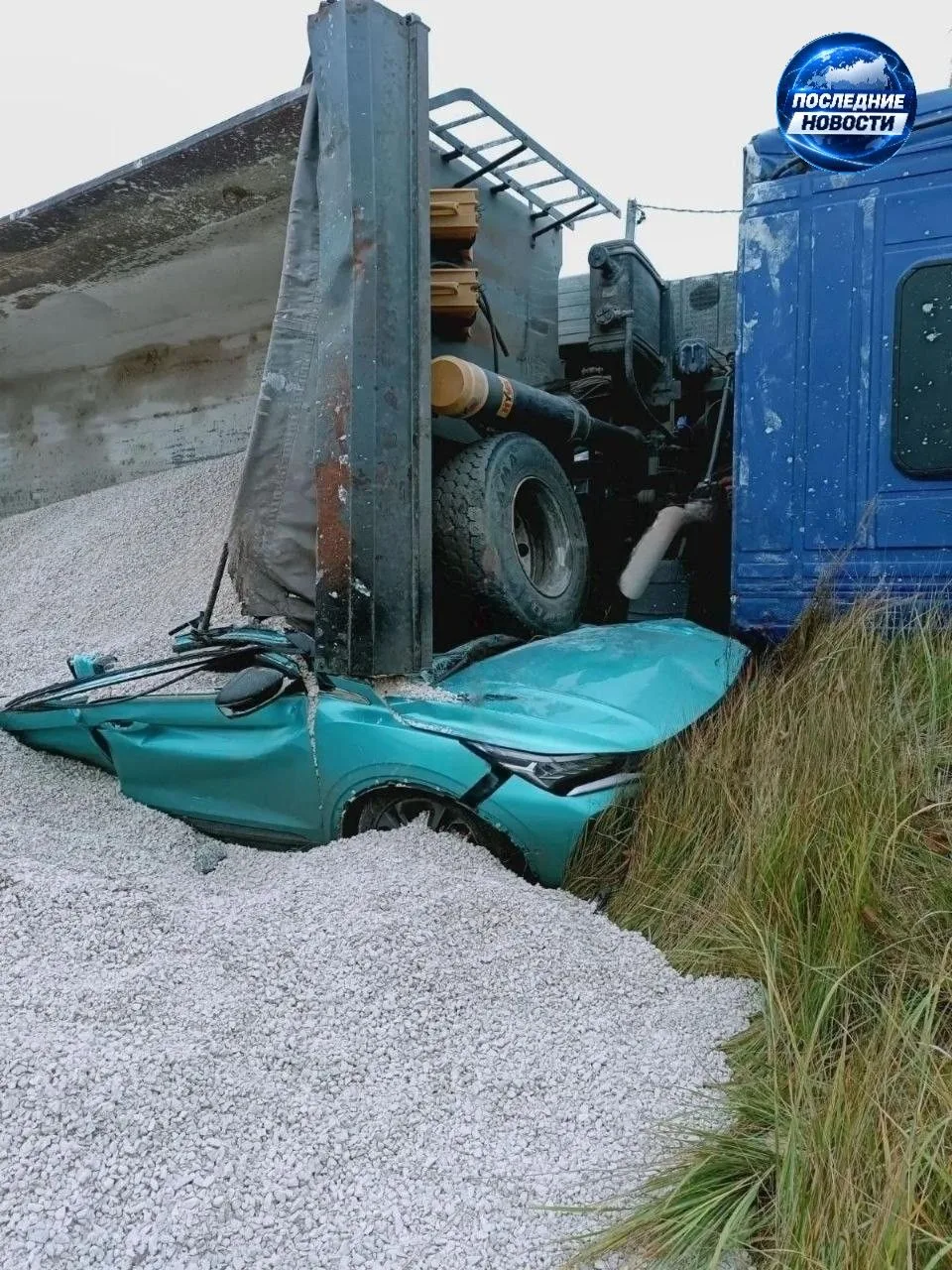 🚚Грузовик насмерть раздавил легковушку.