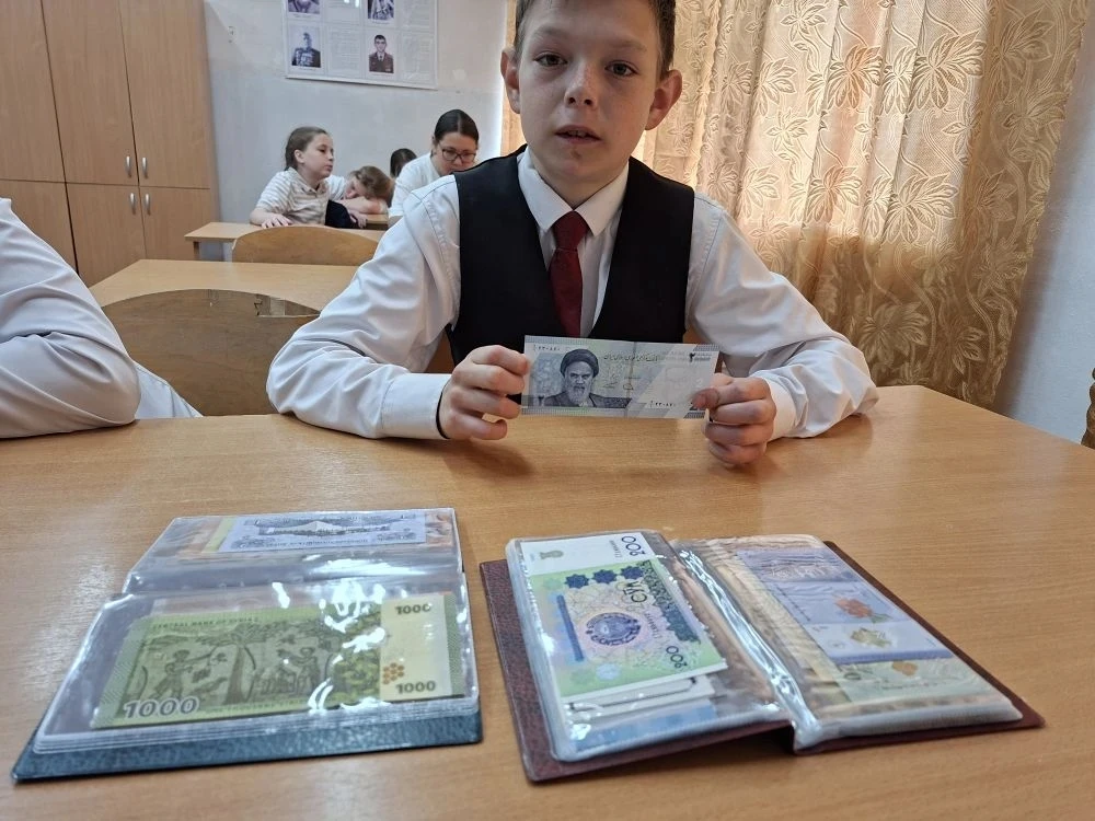В МОБУ "Сузановская СОШ" совместно с обучающимися и родительским сообществом была орган...