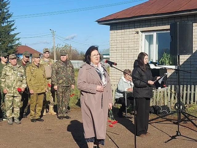 В селе Шестыково открыли мемориал в честь ветеранов Великой Отечественной войны, тружен...