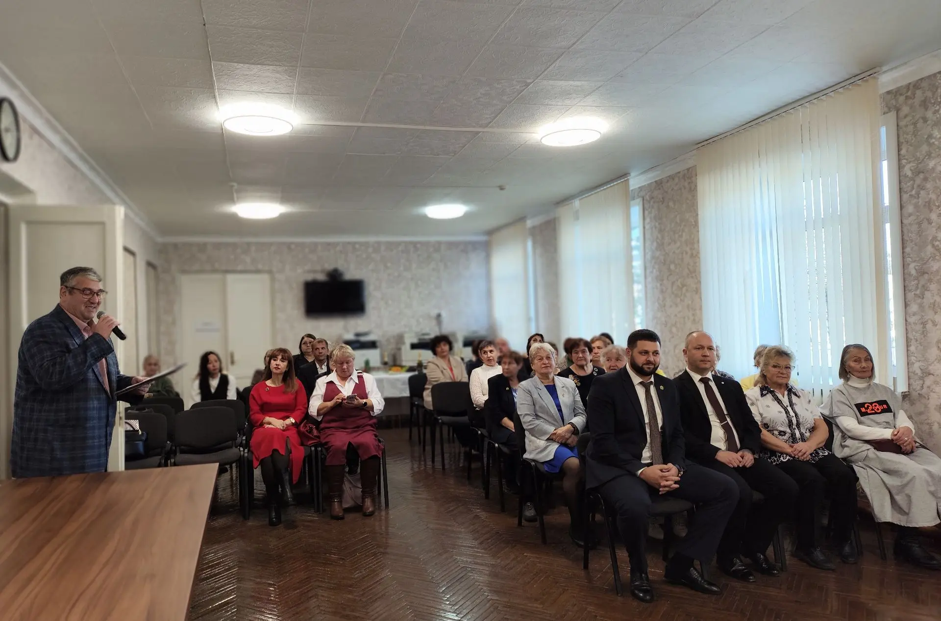 Сегодня в администрации Охотского округа провёл приём педагогов, внесших значительный в...