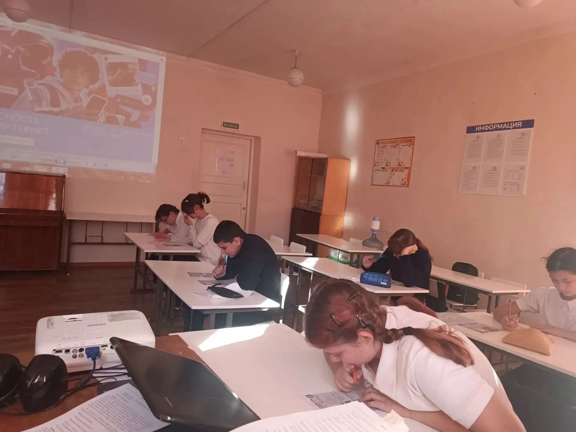 📢 СЕГОДНЯ В МБОУ КИРОВСКОЙ СОШ ПРОШЛИ «РАЗГОВОРЫ О ВАЖНОМ»!