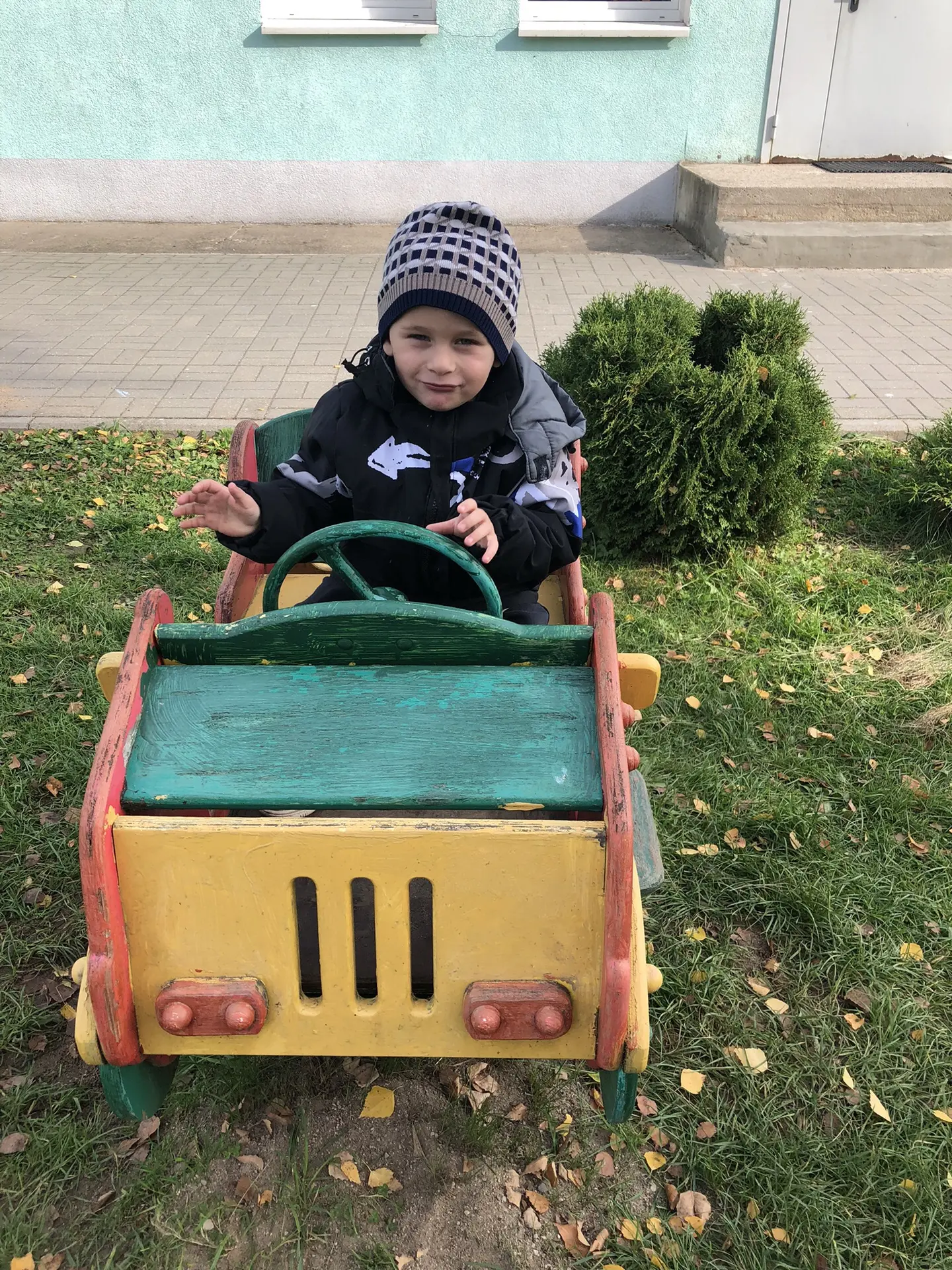 Осенние 🍁прогулки на свежем воздухе ☀️очень полезны для 🍂развития дошкольников. 👧Они...