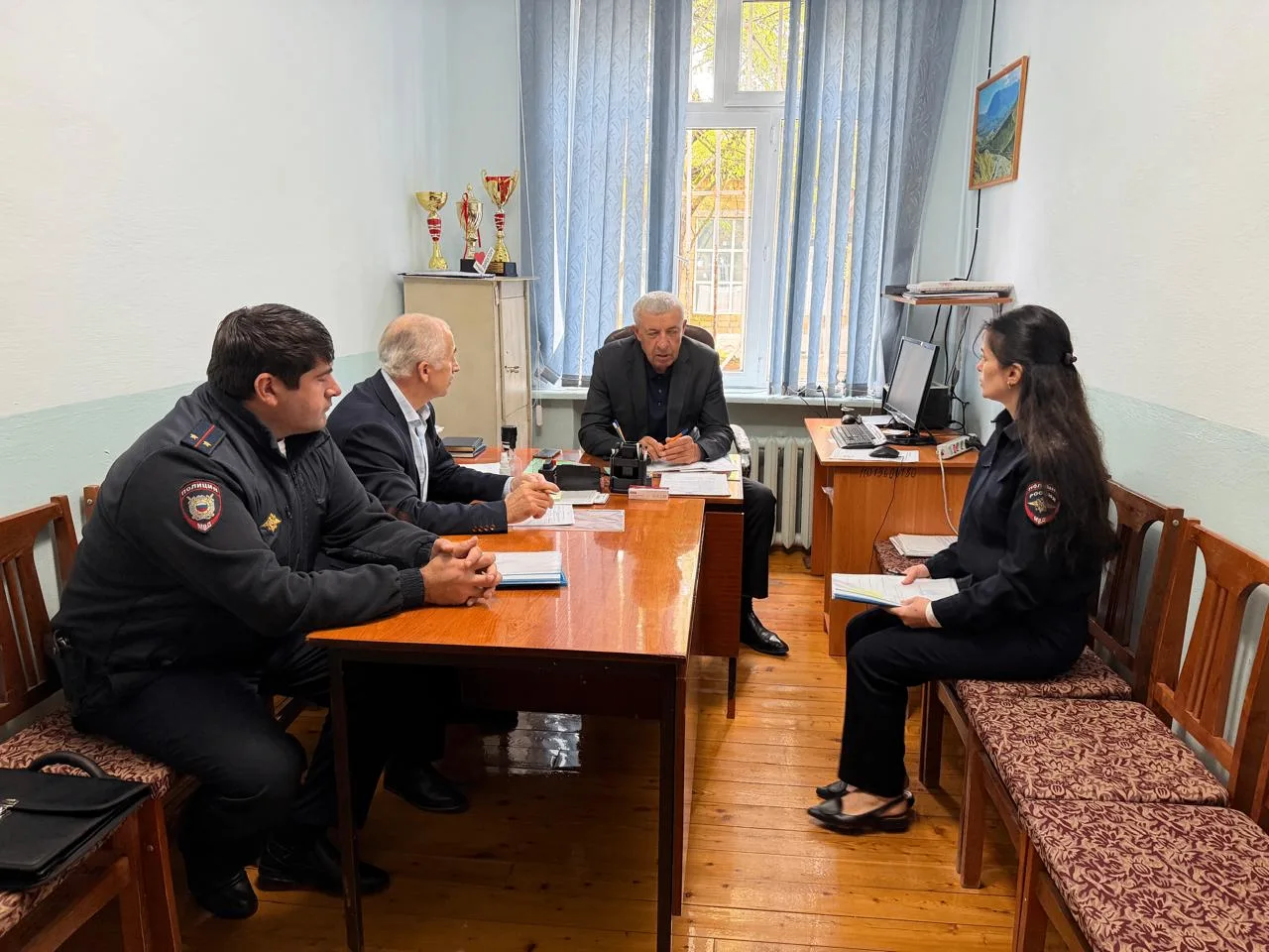 Инспектора ПДН очередной раз посетили школу. Они провели беседы с учащимися школы по пр...