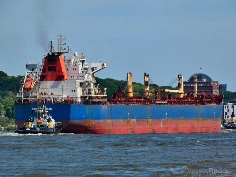 🇲🇾⚓⛴  Балкер «Qi Lin» столкнулся с буксируемой баржей «Adamantium»