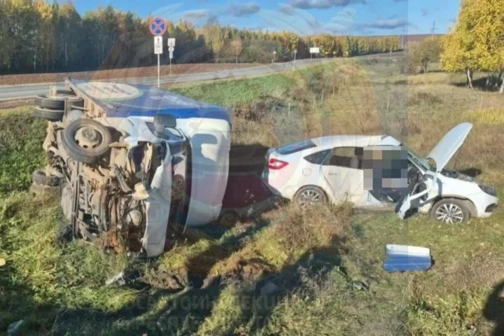 В Мамадышском районе Татарстана сегодня произошла авария, в результате которой одна жен...