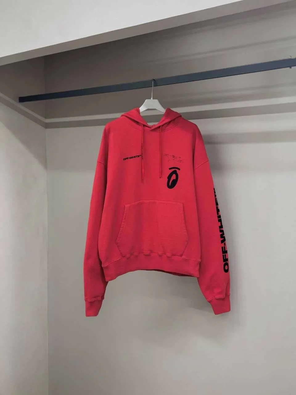Худи Off-White Splitted Arrows, маркировка L. В идеальном состоянии.