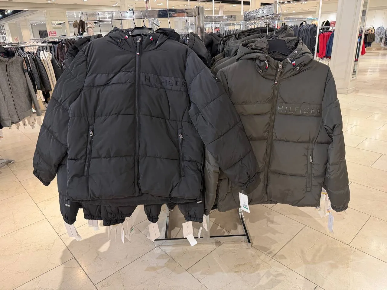 TOMMY HILFIGER🏷️