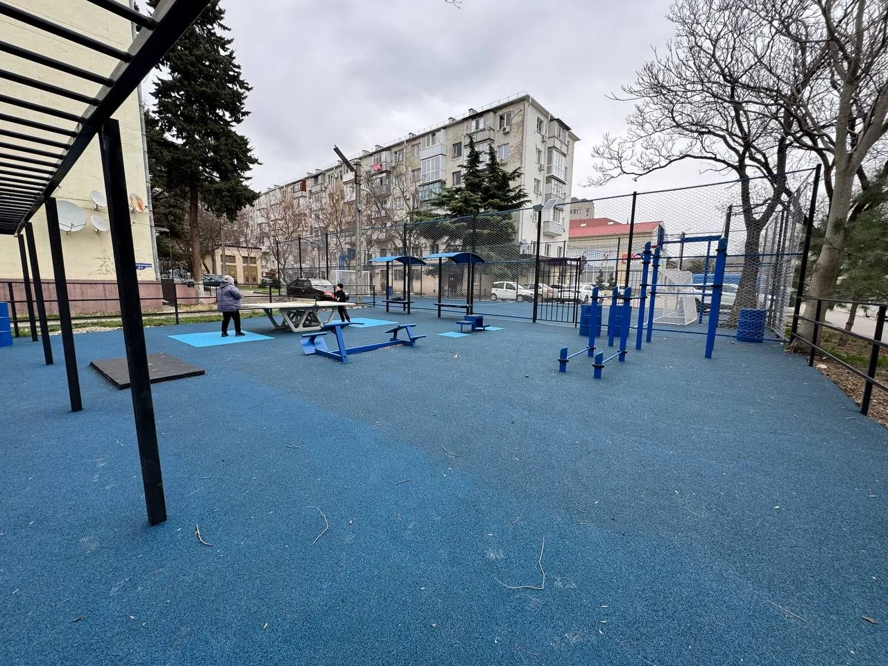 Прошел по улице Островского, не мог не посмотреть на вновь отремонтированные спортивные...
