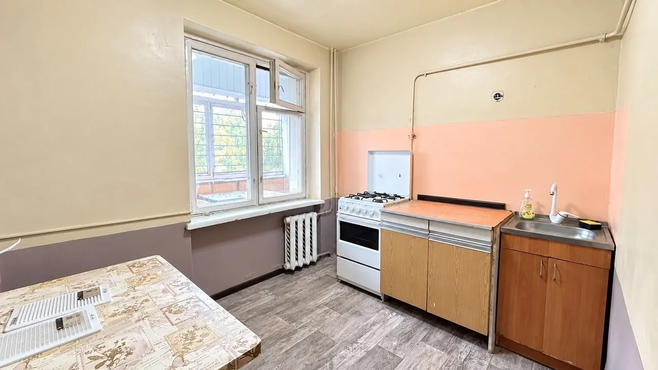 Продам 1-к. квартиру, 1/9 эт., Горловка, 800 000 ₽