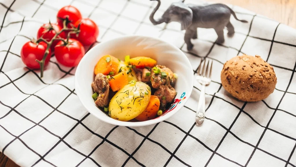🦃 Индейка с овощами и чесноком — филе индейки, запечённое в пакете с картофелем, тыкво...