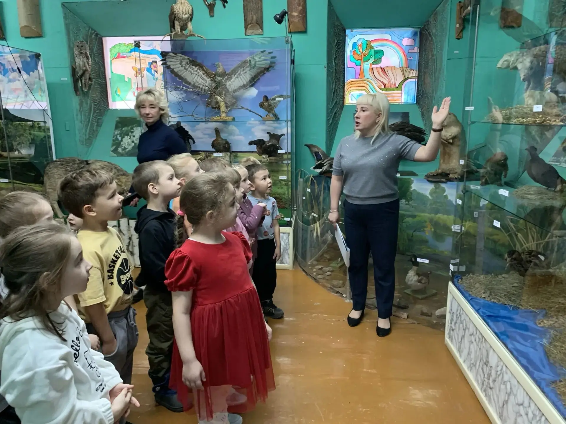 Сегодня воспитанники старшей группы «Буратино» отправились в увлекательное путешествие ...