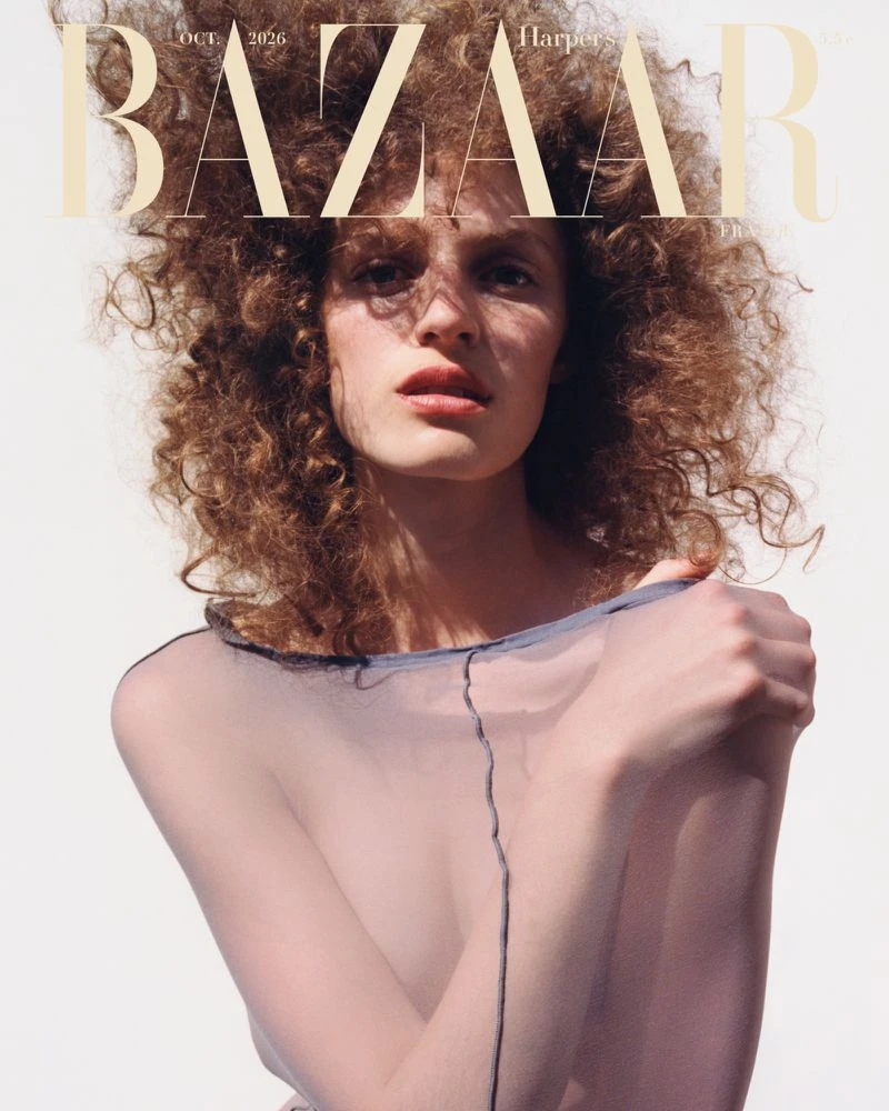 Максимально минималистичная, но цепляющая digital-обложка октябрьского Harper's Bazaar ...