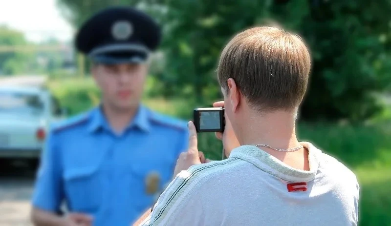 🔴🔵«Убери телефон!»: как жителям Златоуста снимать должностных лиц