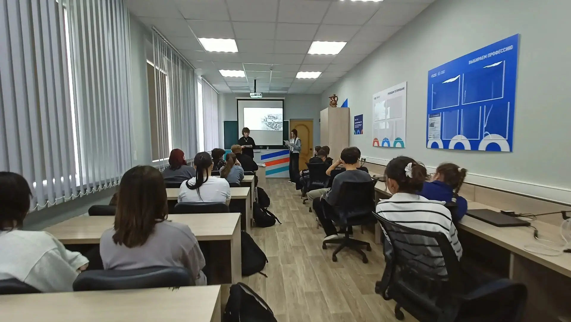 Сегодня, 8 октября, для учеников 7–8 классов по инициативе советника директора по воспи...