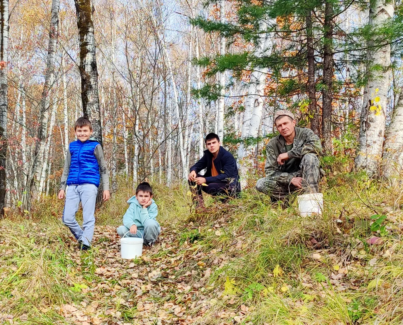Мой папа — электромеханик в РТРС. Когда в селе гаснет свет, он первым делом запускает д...