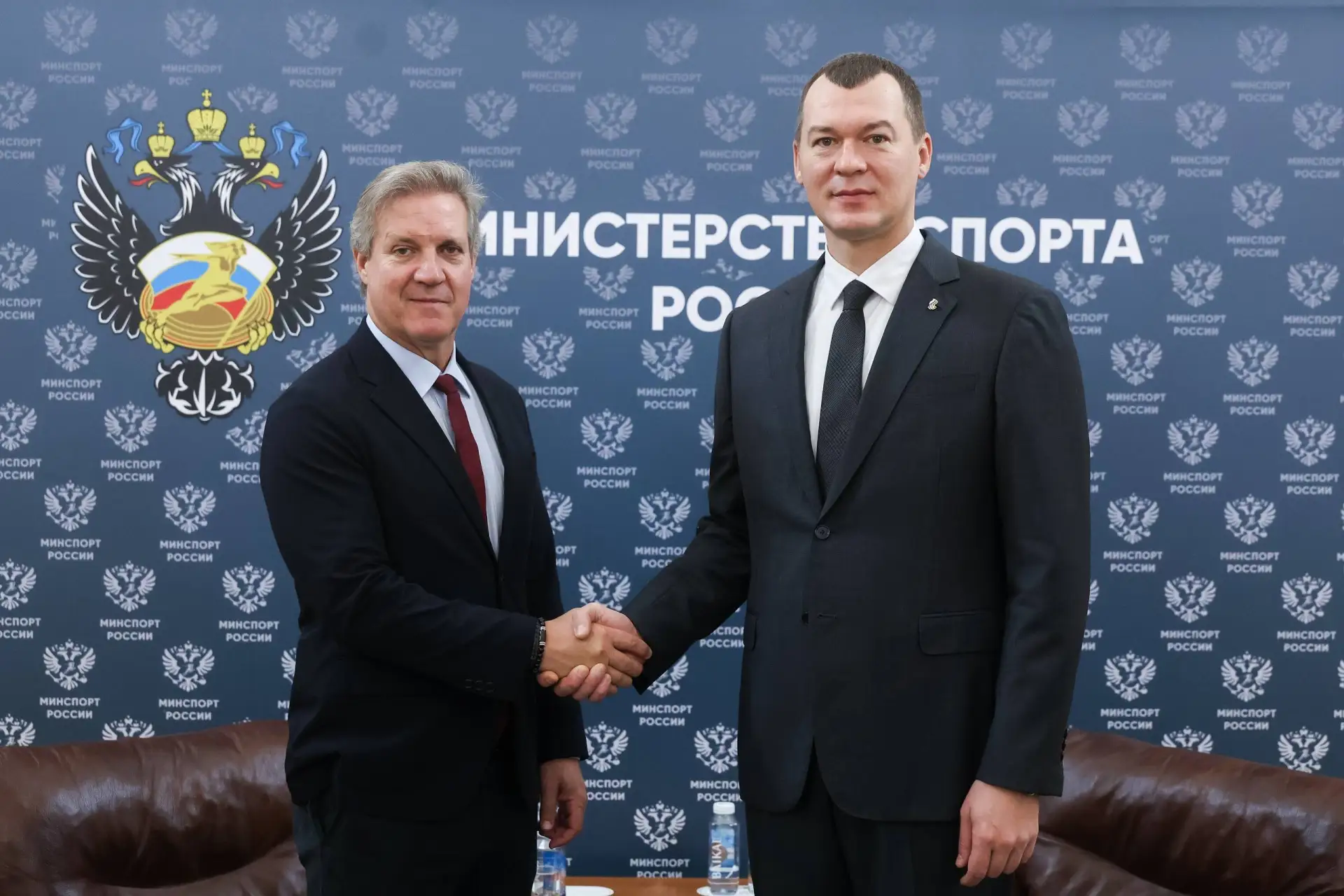 Провел в Минспорте рабочую встречу с президентом European Aquatics Антонио Силва, вице-...