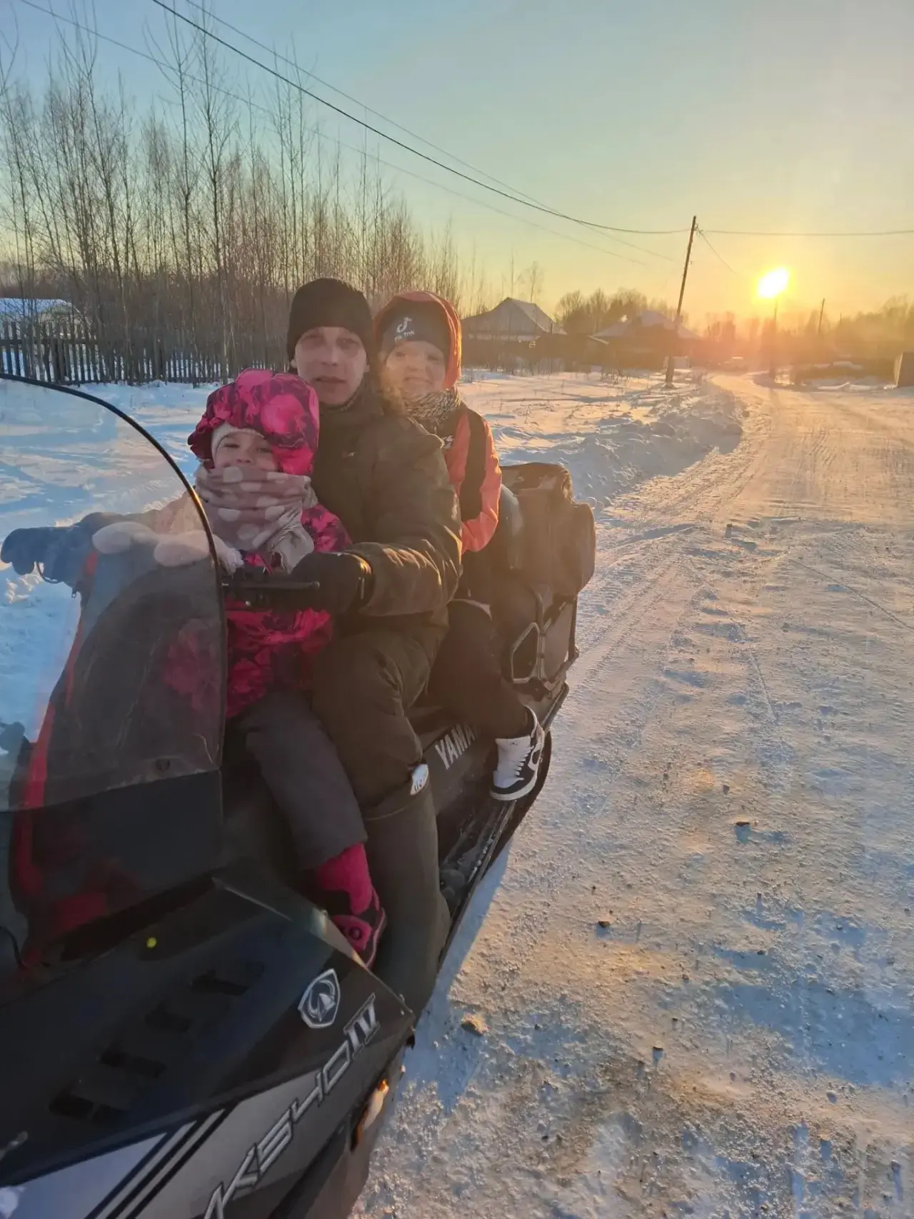 Мой папа,для меня Папуля.Самый лучший ! Его зовут Никита ему 32года. Он очень весёлый,д...