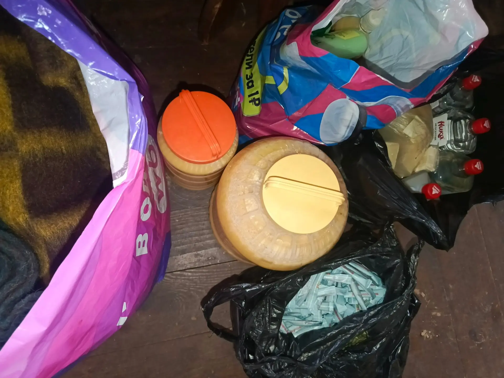 Спасибо большое Галине за помощь нашим ребятам (одеяла, мёд, сахар, мыло, чистящие сред...