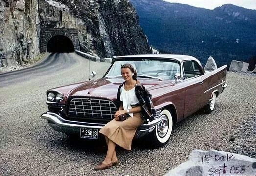 В Америке 1955 год. Средний клас в США уже формируется, но его еще не так много. И мног...