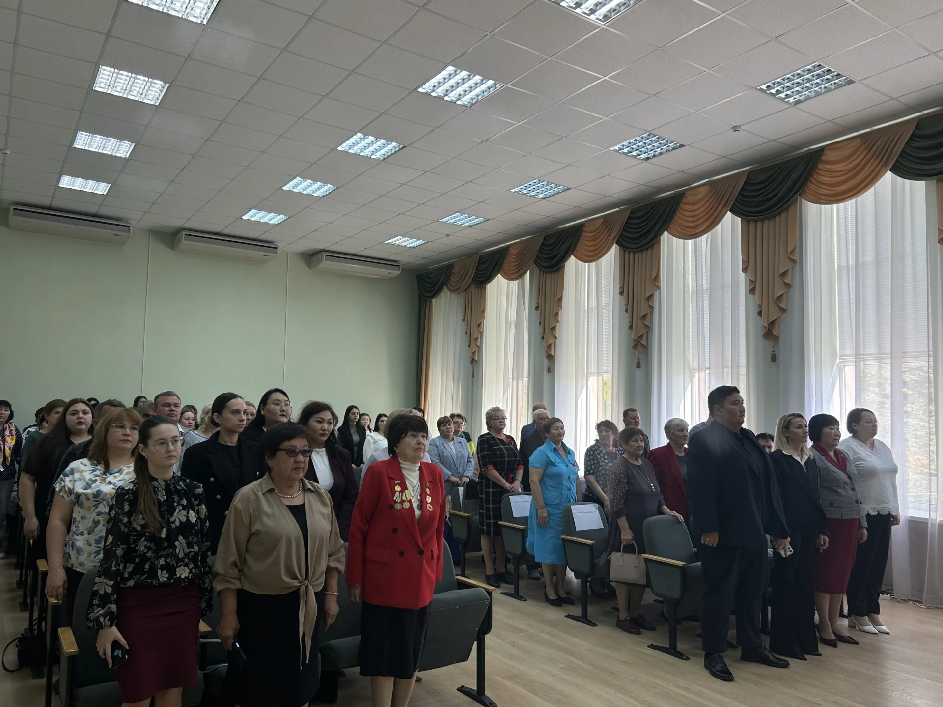 В Яшалтинском районе торжественно отметили День учителя!