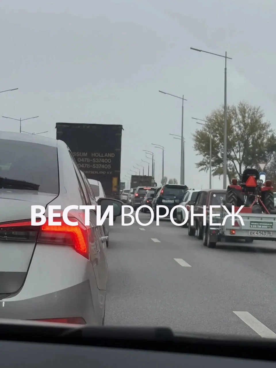 😱 Пробка в очередной раз образовалась на Остужевской развязке