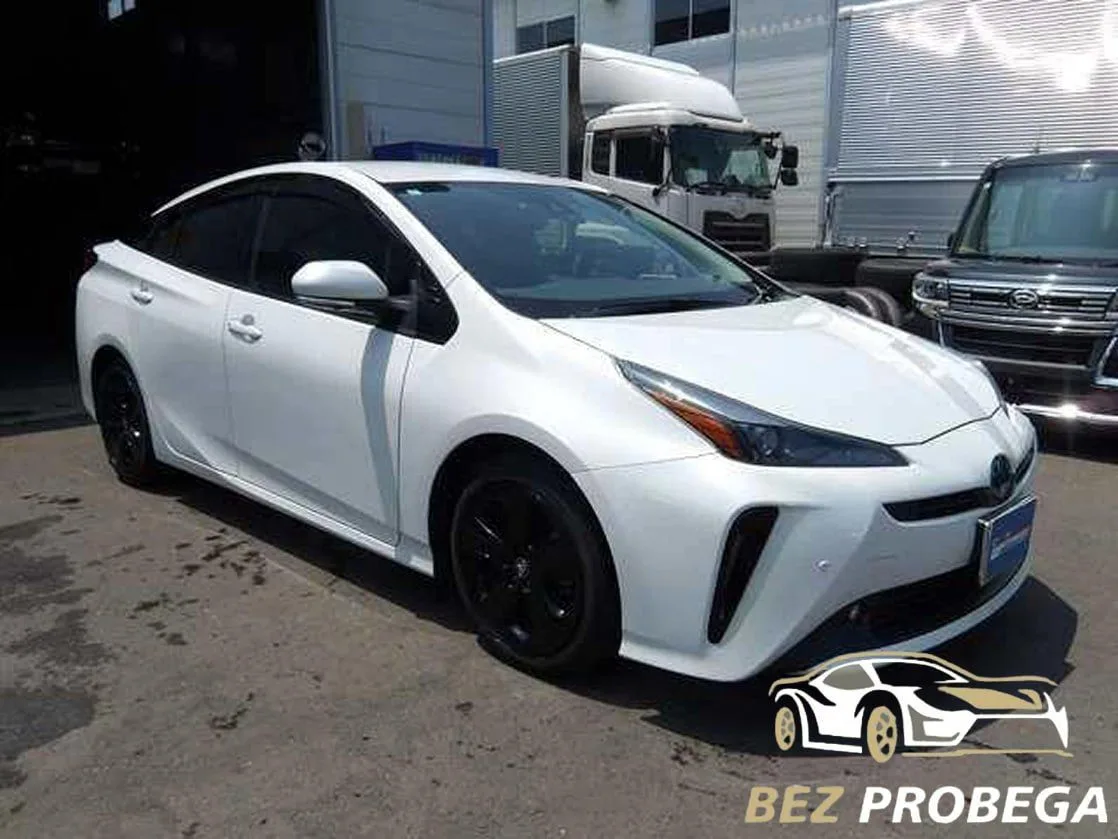 🇯🇵 Toyota Prius — когда экономия топлива сочетается с японской практичностью!