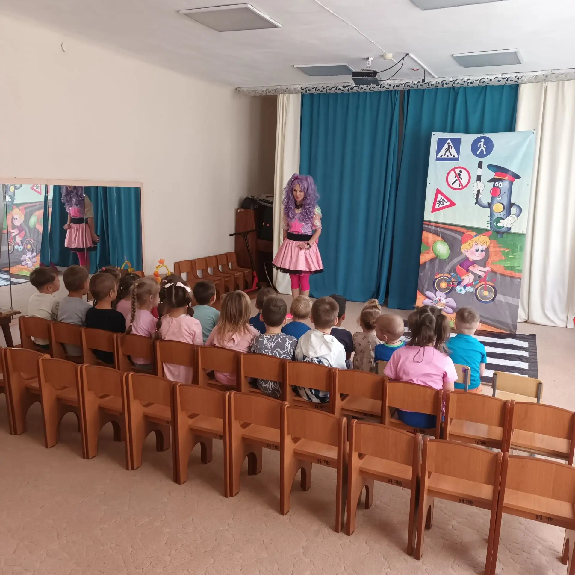 🎉 Спектакль по ПДД в нашем детском саду! 🎉