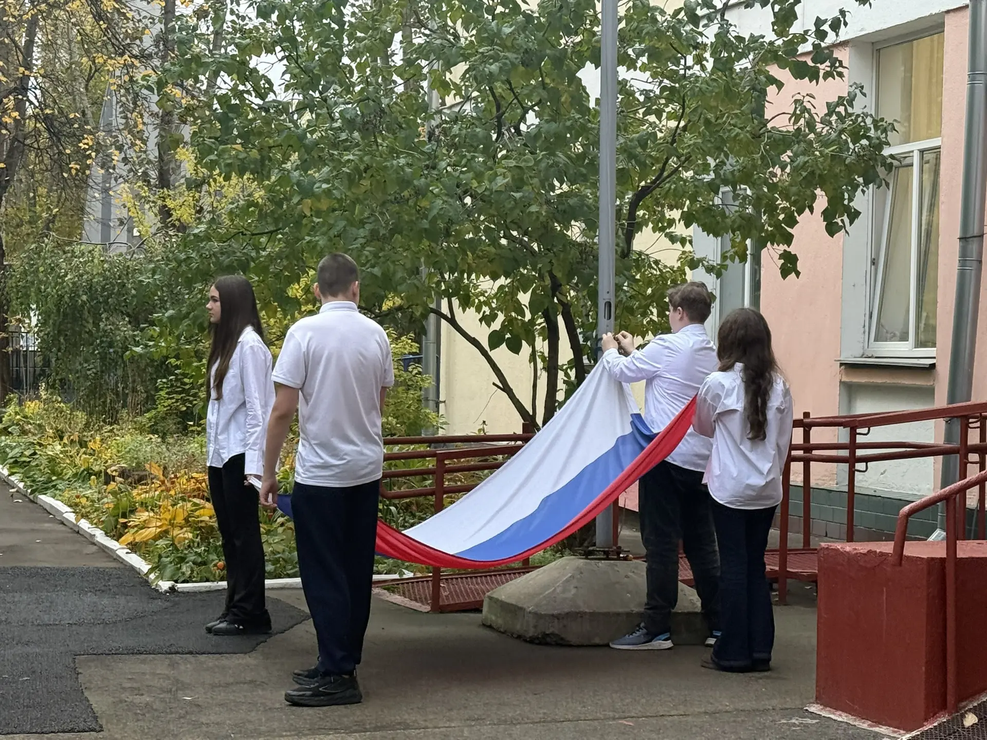 🇷🇺 Поднятие флага Российской Федерации