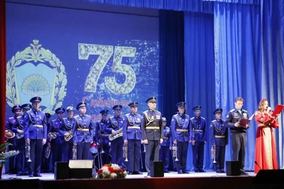 Сегодня в Ярославле отметили 75-летие Ярославского высшего военного училища противовозд...