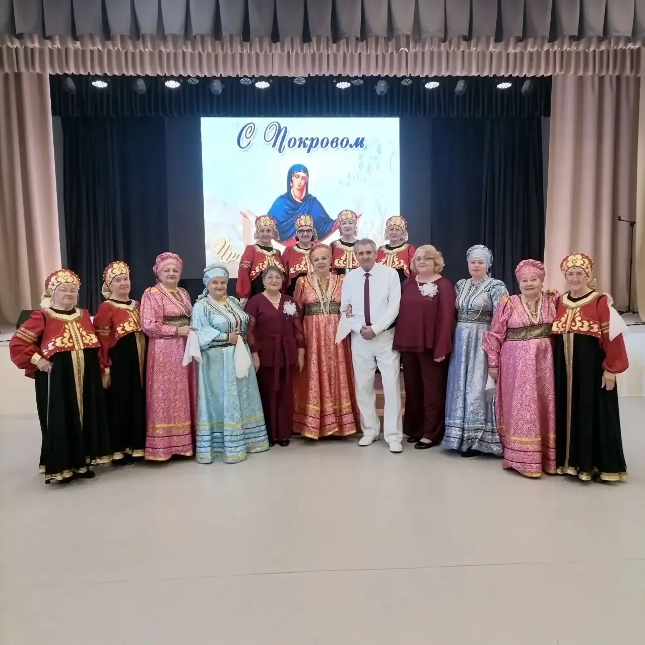 На празднике в ДК «Горняк» собрались замечательные коллективы — и встреча на Черемшанке...