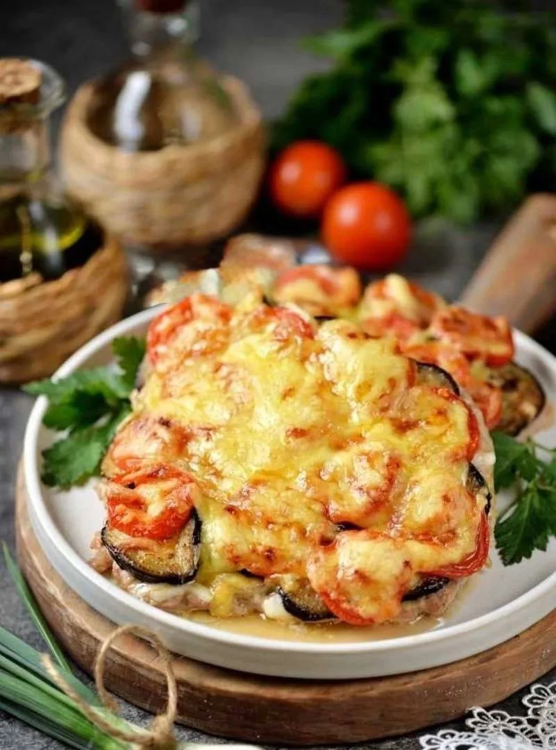 ✅Мясо по-французски с баклажанами в духовке
