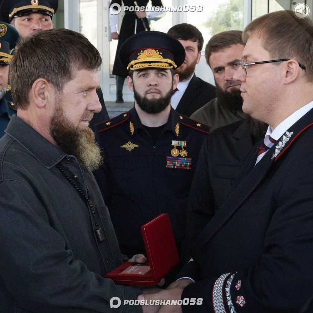 🏅🚂 Рамзану Кадырову вручили знак «Почётный железнодорожник».