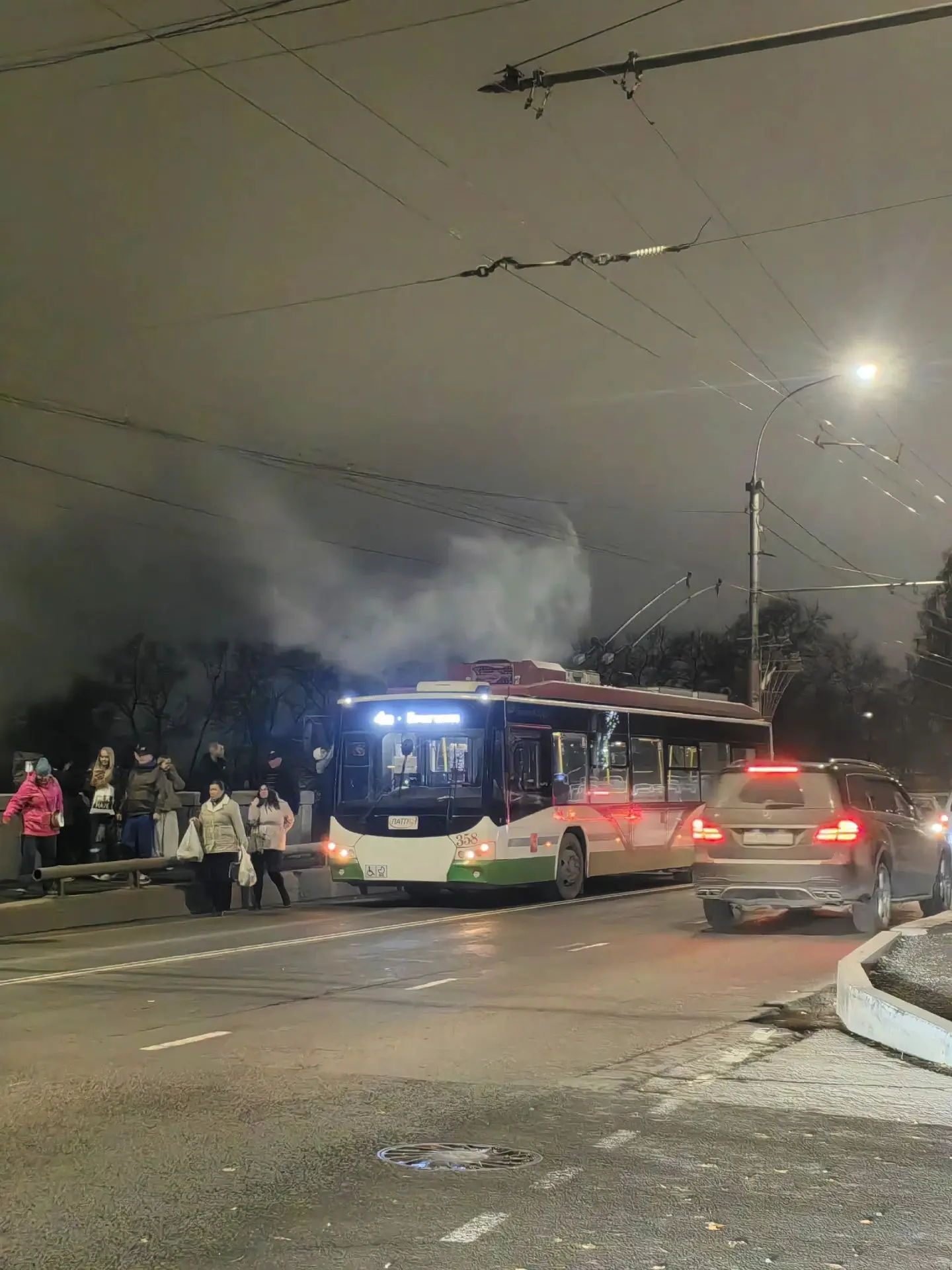 Загорелся Троллейбус на Октябрьском мосту