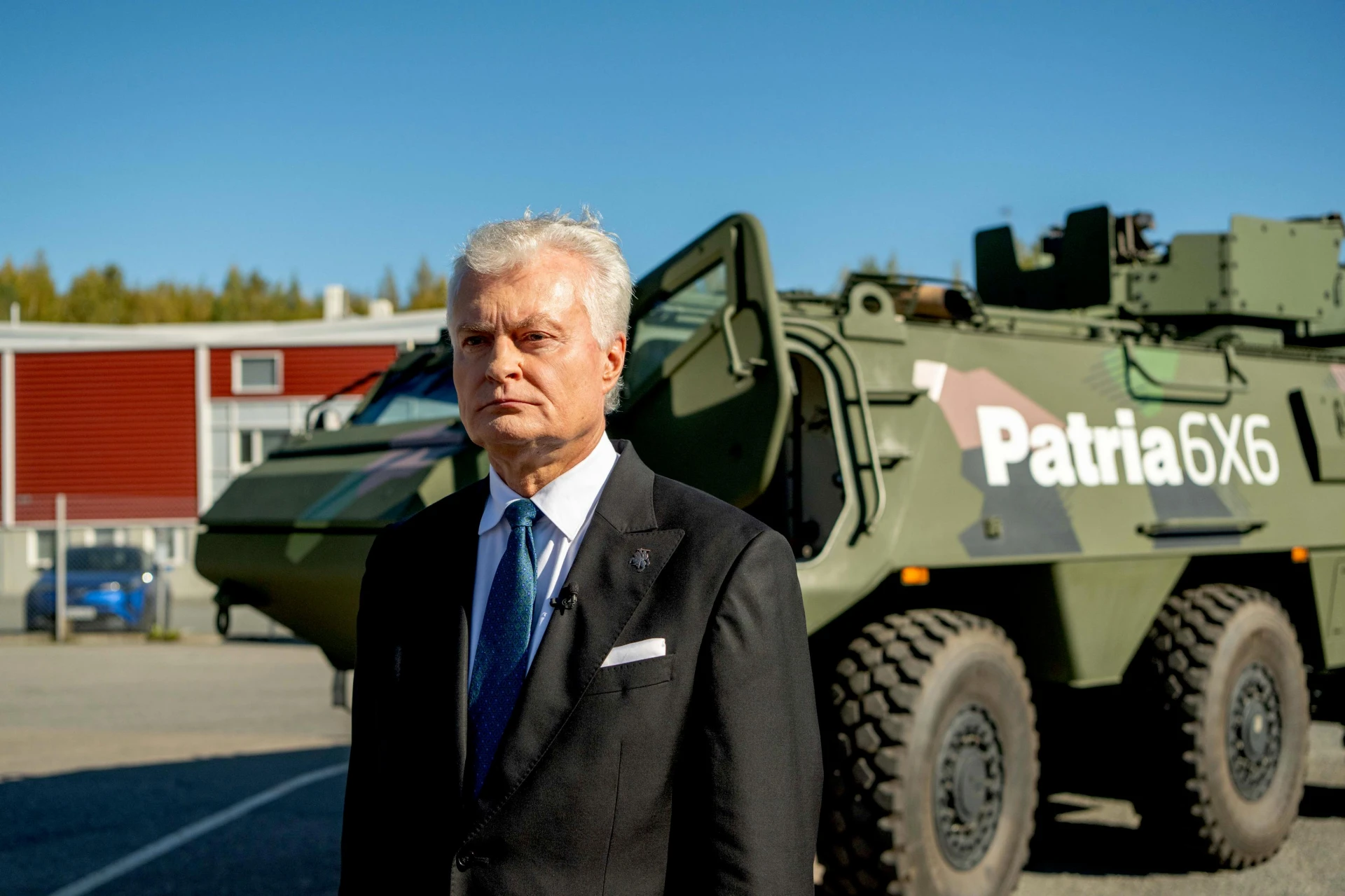 Премьер Литвы решил, что с закупками в МО как-нибудь наладится