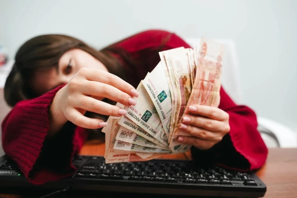💸 Зарплата мечты за год уменьшилась: Финансовые ожидания россиян стали скромнее