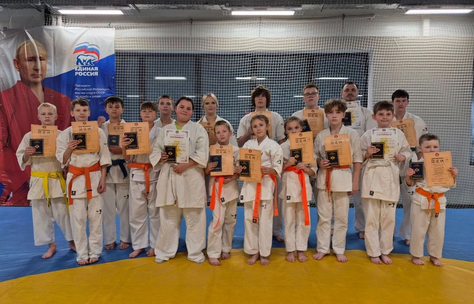 🥋 Сегодня на тренировке вручили документы. Наши новые кю официально подтверждены.💪