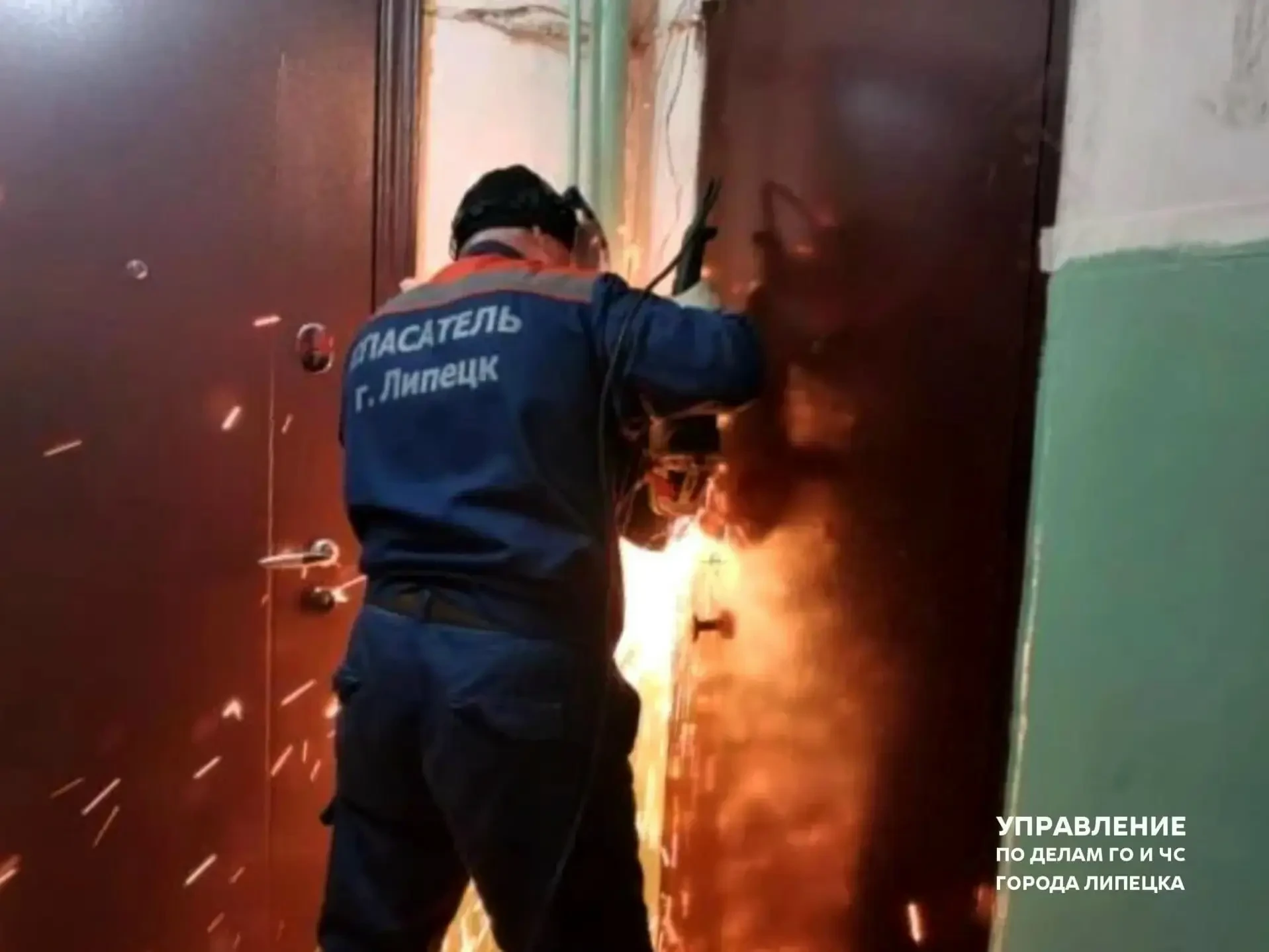🚧 Липецкие спасатели 390 раз вскрывали двери с начала года