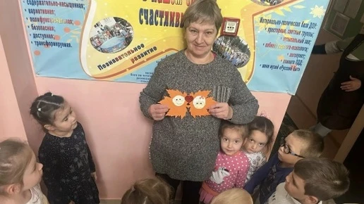 «Подсолнушки» из детского сада «Звездочка» изготовили открытки