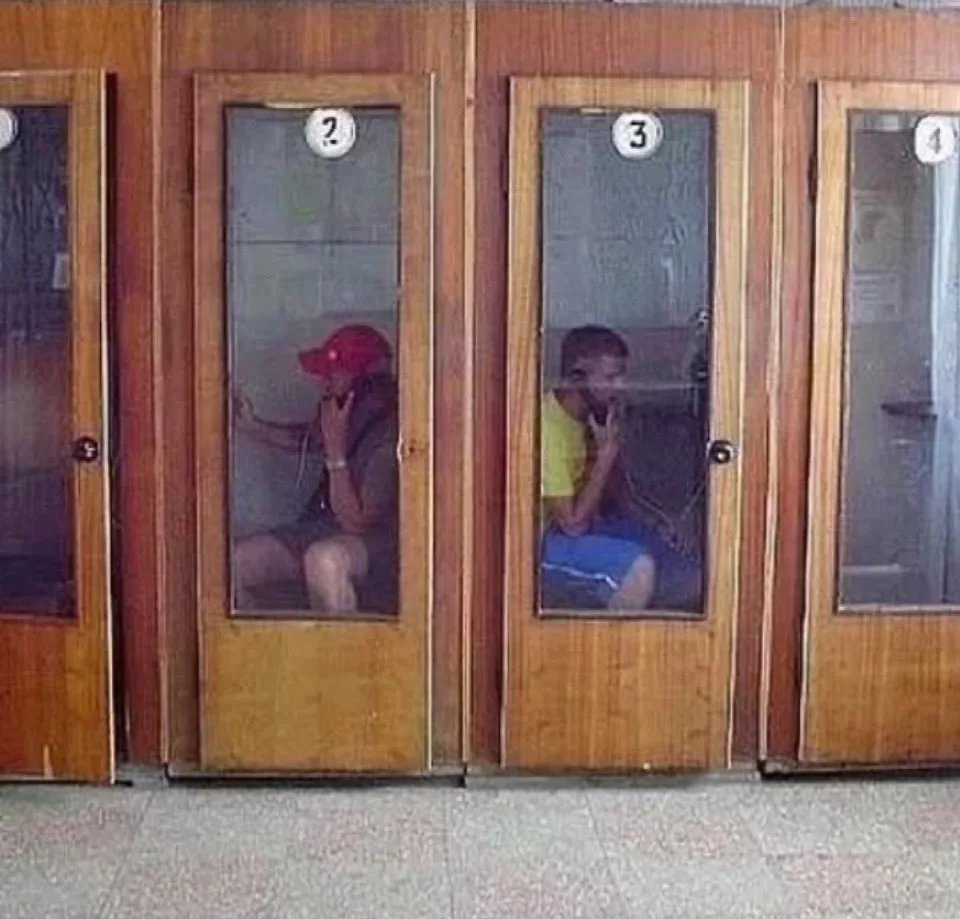 Привет, мои птички 🥰🤗 Кто помнит такие кабинки?)) Кому звонили, рассказывайте в комме...