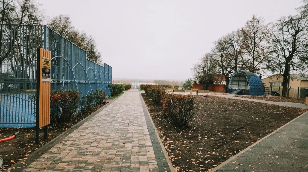 В Бронницах подходят к концу работы по благоустройству сквера «Ракушка». Торжественное ...