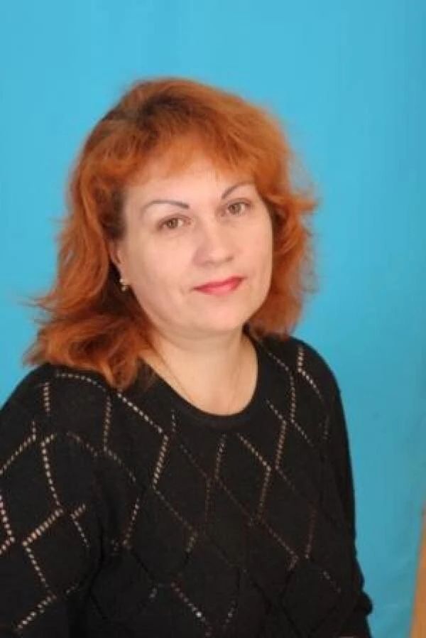 Сегодня празднует свой День рождения Заичко Елена Станиславовна, учитель истории.  💐