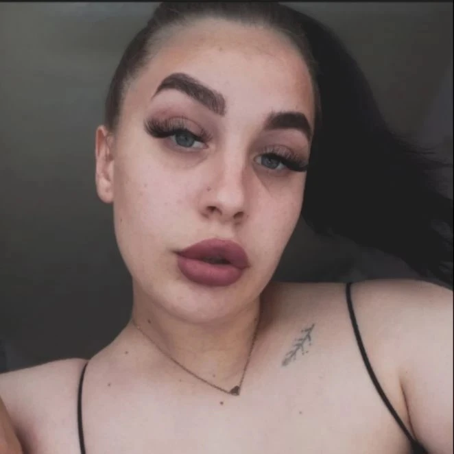 👧 Алла, 21