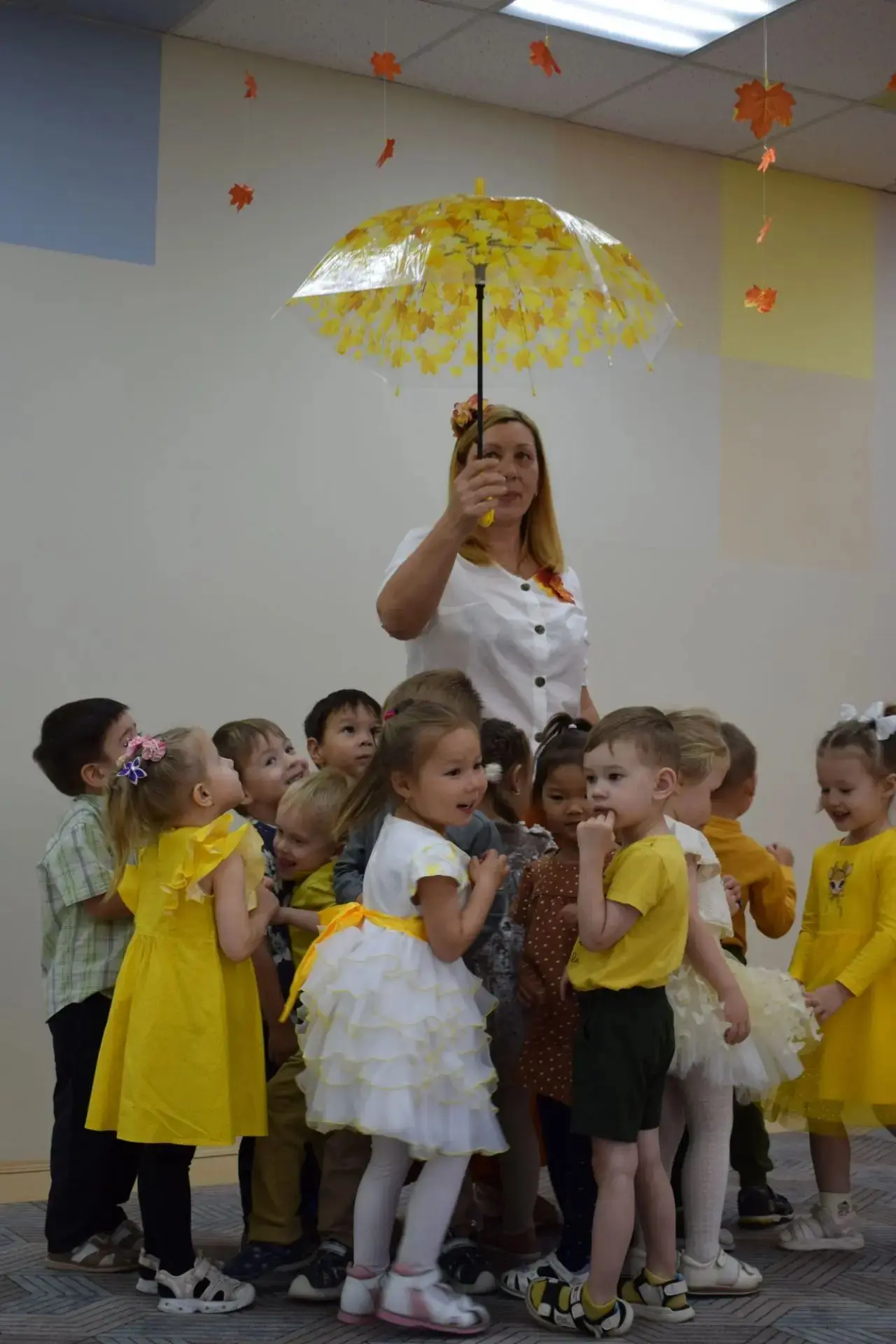 Первые шаги на большой сцене: наш дебют на празднике Осени! 🍁✨