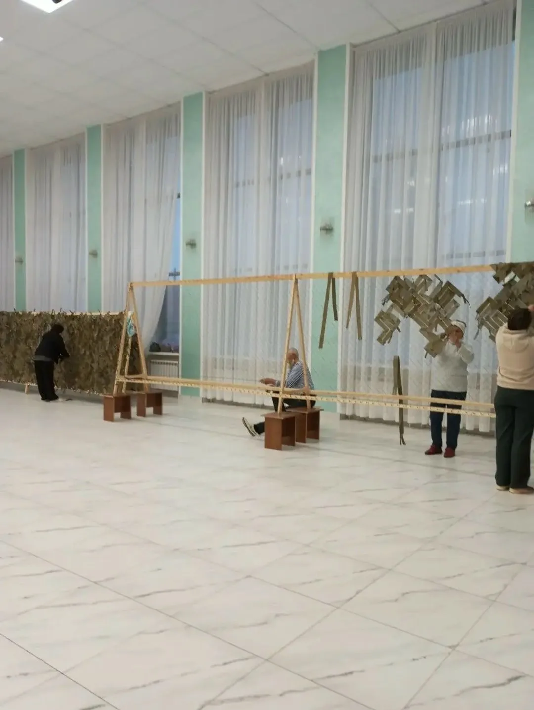 Жители Волжского района продолжают помогать бойцам 🇷🇺
