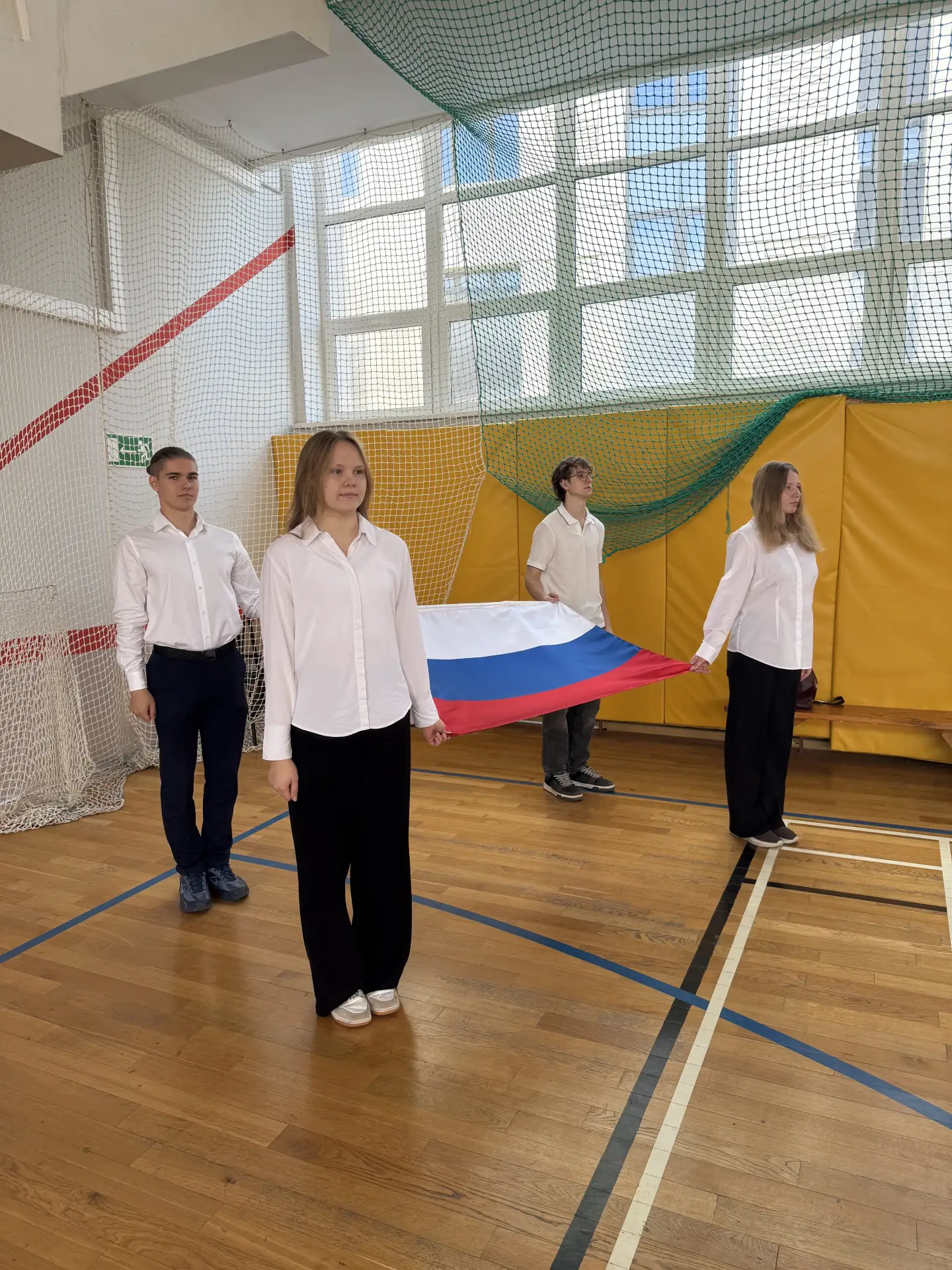 Сегодня на нашем факультете проходит традиционная торжественная церемония поднятия Госу...