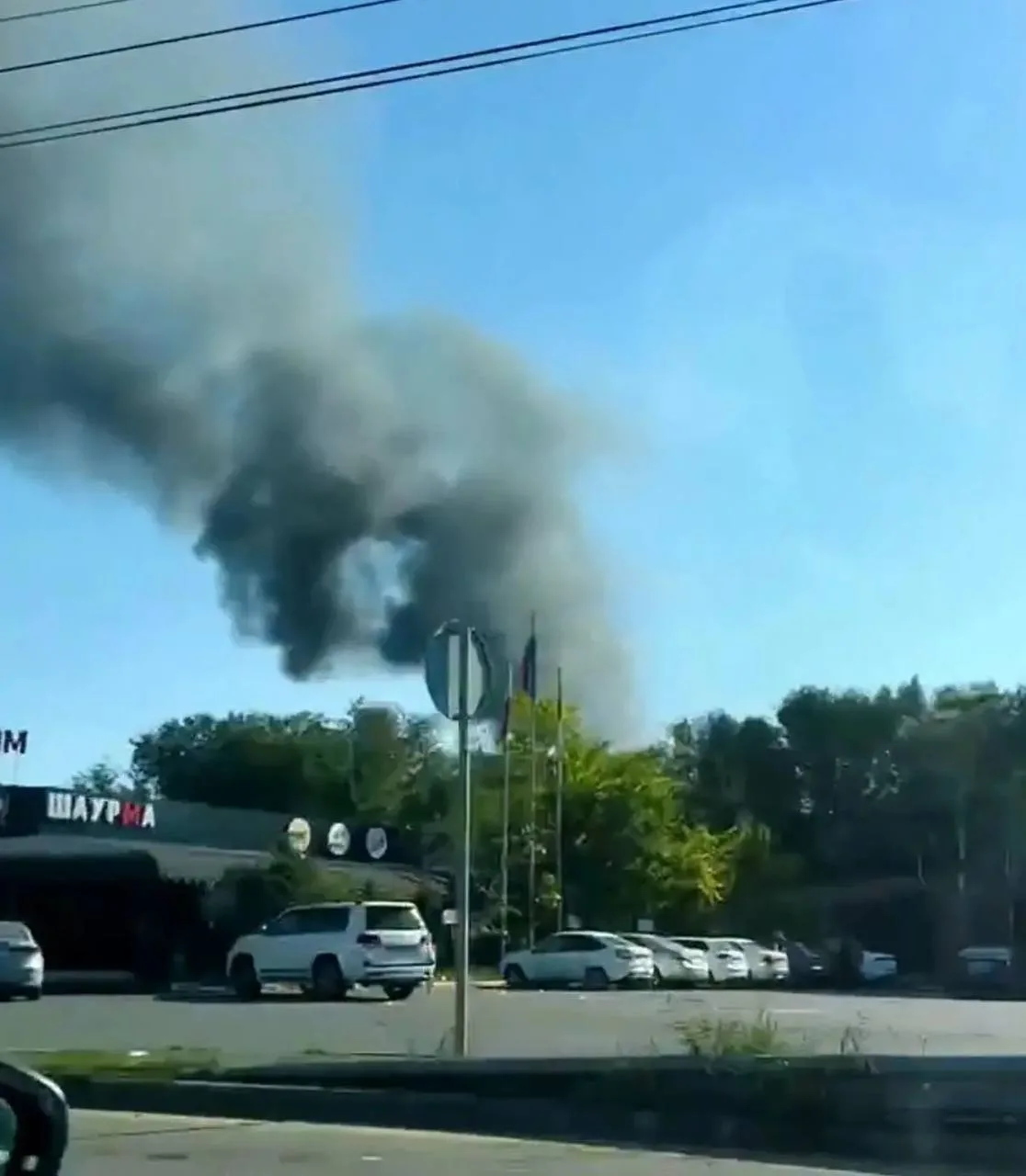 В Аксае загорелся мусор на открытой площадке