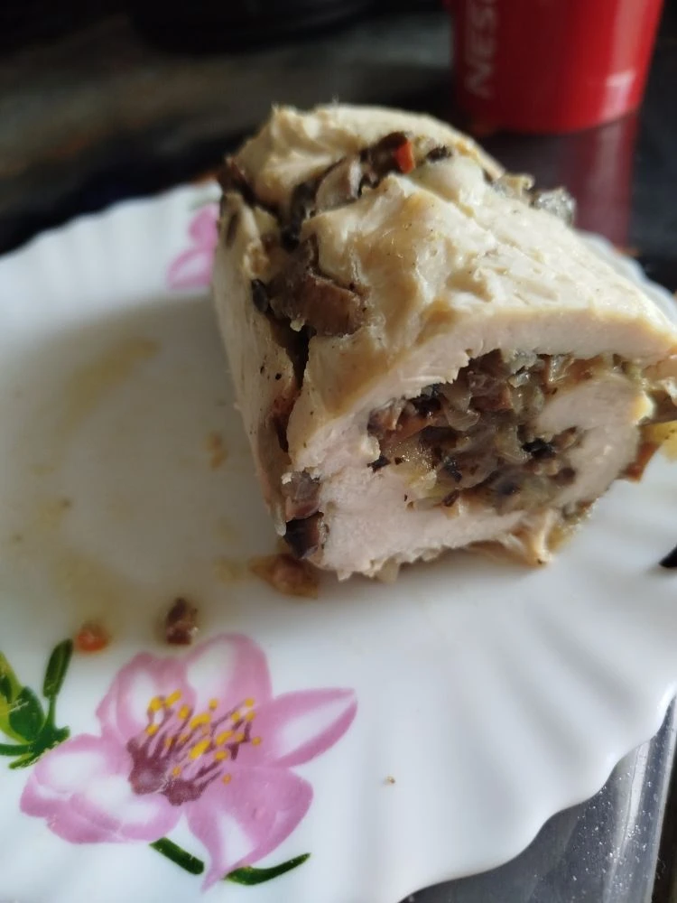 РУЛЕТ КУРИНЫЙ С ГРИБАМИ