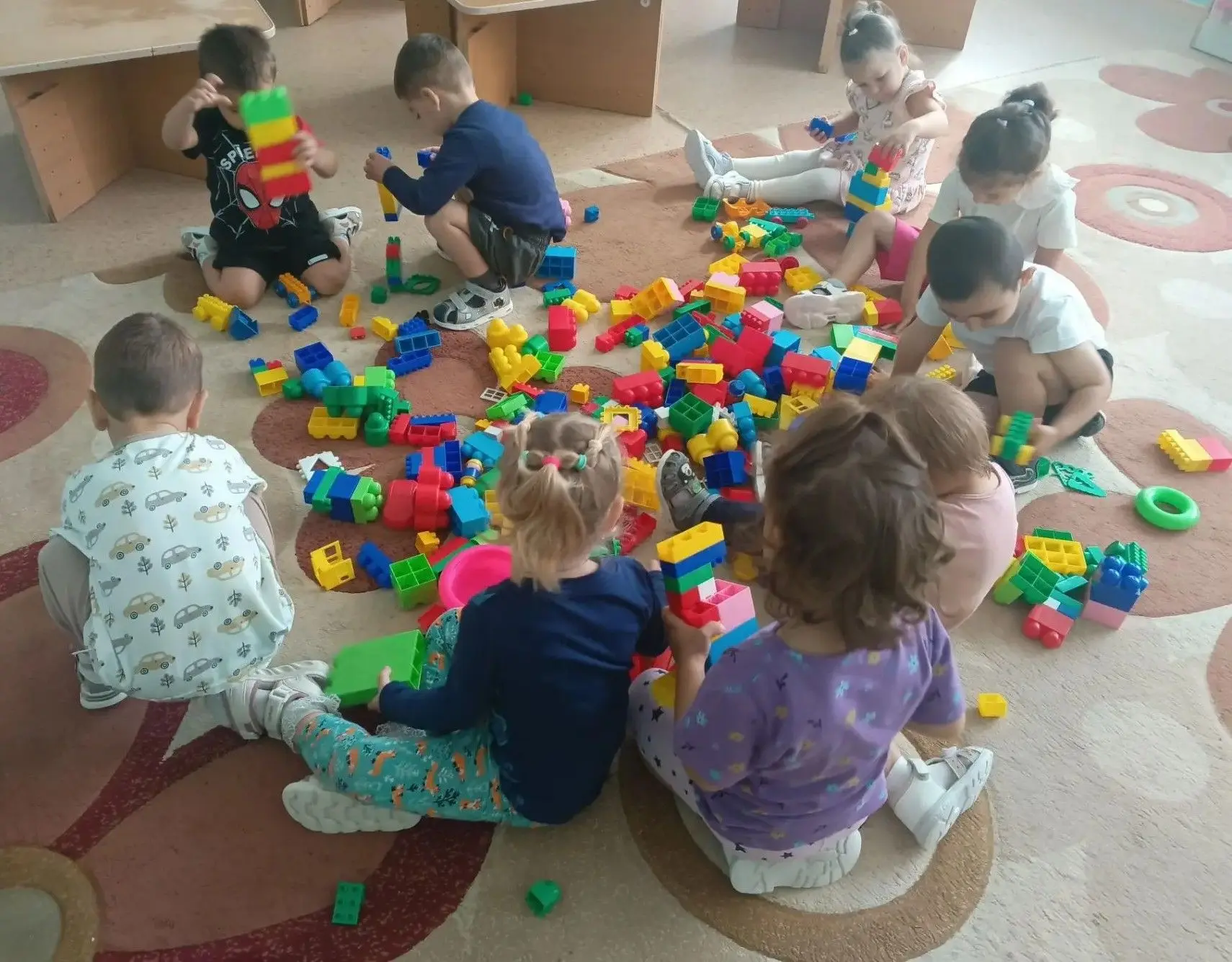 🧱 LEGO = радость + развитие! 😍Дети обожают создавать что-то новое: башни, машинки, до...